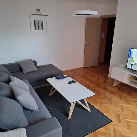 Temple Saint Sava Apartment